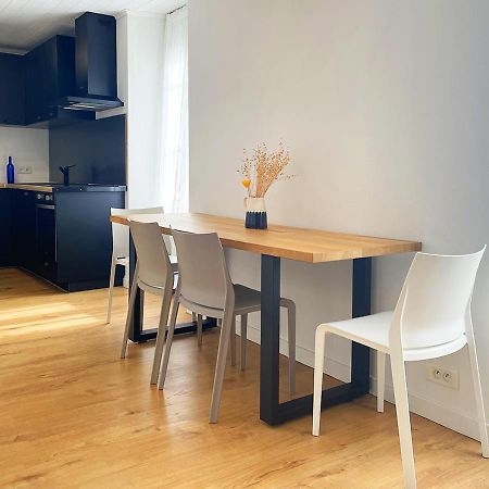 Charmant Appartement Renove Au Coeur De Concarneau Bagian luar foto