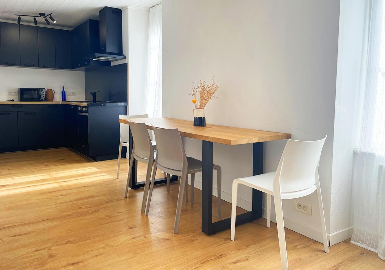 Charmant Appartement Renove Au Coeur De Concarneau Bagian luar foto