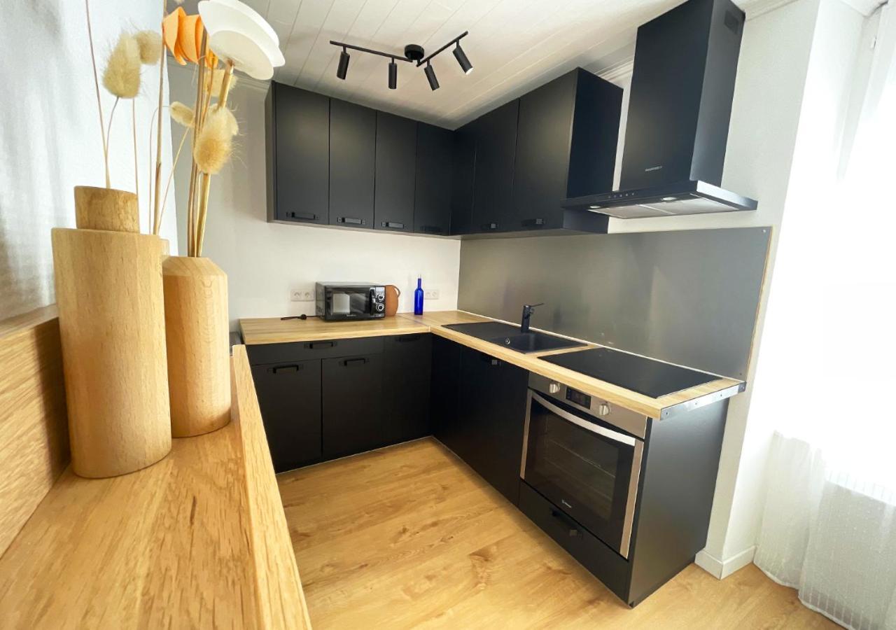 Charmant Appartement Renove Au Coeur De Concarneau Bagian luar foto